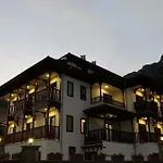 Kaya Hotel 4*